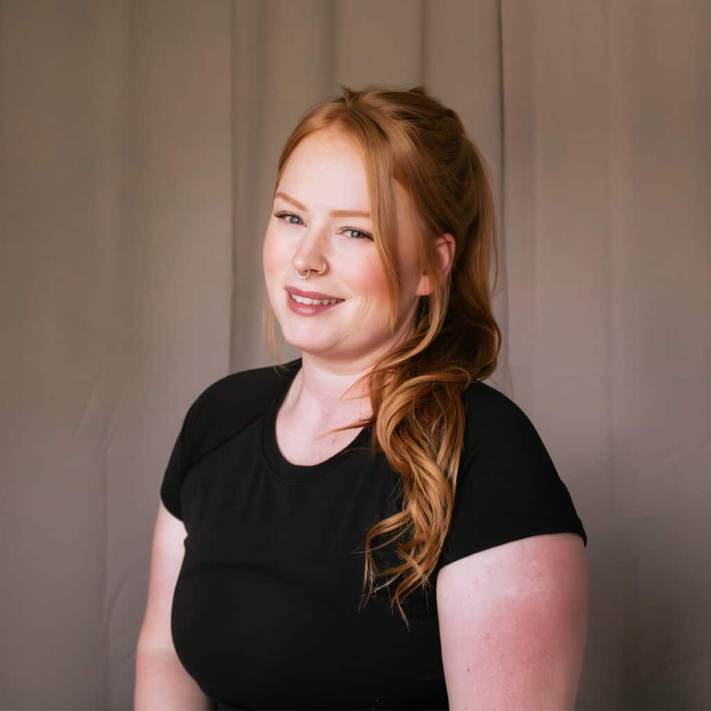 Collette Kemp - Re3 Massage and Wellness - Edmonton RMT, YTT 200hr & Yin Yoga Teacher